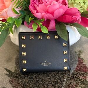 Valentino bifold walker black.